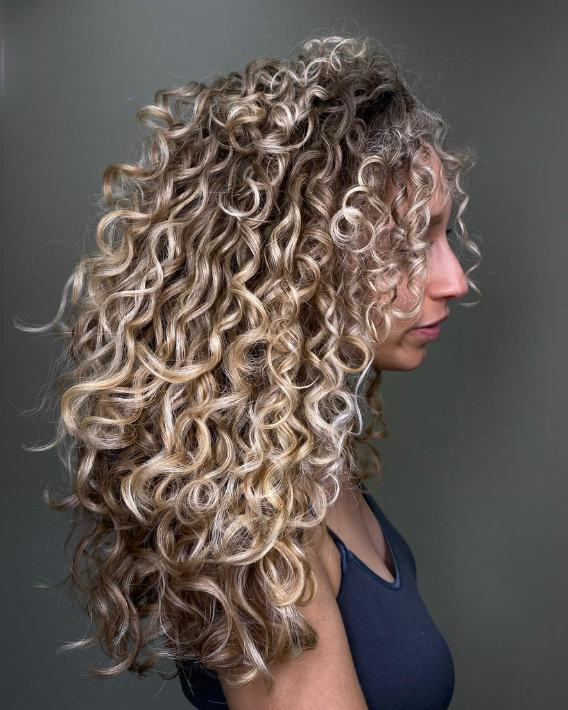 How to Get Radiant, Shiny Curls